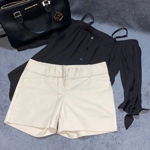 Khaki dress shorts like new!